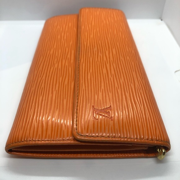 Authentic Louis Vuitton Porte Monnaie Epi Long Wallet - Picture 9 of 10